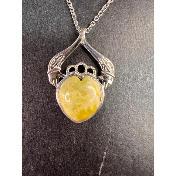 NEW Connemara marble claddagh pendant in sterling silver - Picture 10 of 11